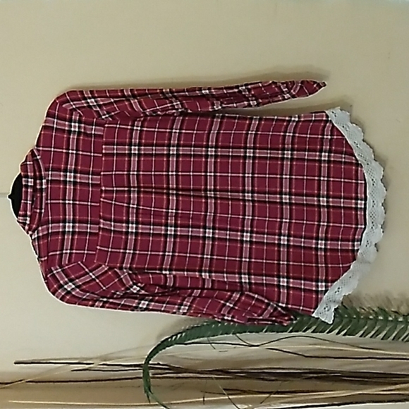 Xhilaration womens red plaid ruffled button up blouse size XL - Picture 4 of 8